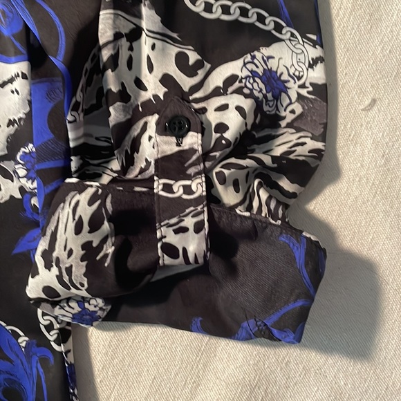 AB Studio Black,blue,white,gray blouse, long sleeve which buttons to sleeve(M) - Picture 2 of 5